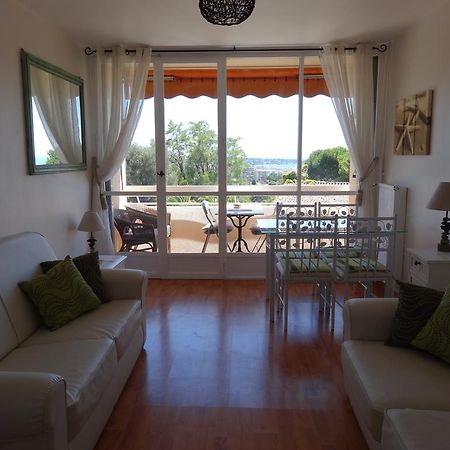 2 Bedroom Modern Apartment In Antibes With Sea View Rum bild