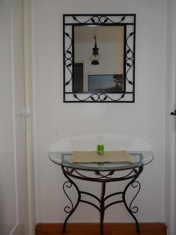 2 Bedroom Modern Apartment In Antibes With Sea View Rum bild